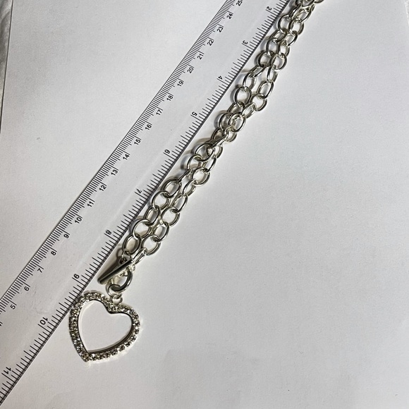 2/$10 Gorgeous silver Heart toggle chain necklace - Picture 4 of 6